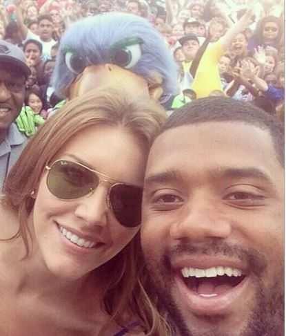 Keyword Images - russell-wilson-lolo-jones-dating-1