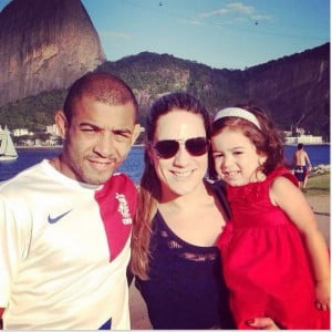 Vivianne-Aldo-Jose-Aldo-wife-photo1-300x300.jpg