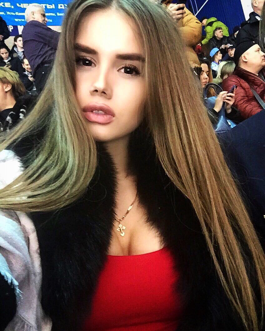 Aleksandr Golovin's girlfriend Angelina Vaschenko
