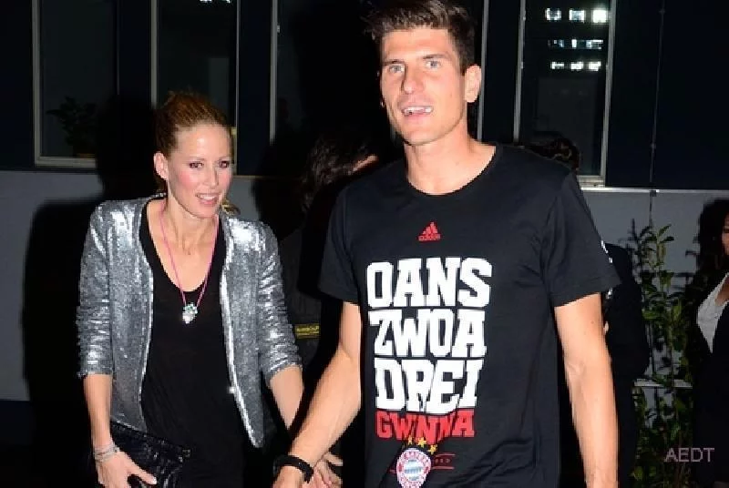 mario gomez carina wanzung