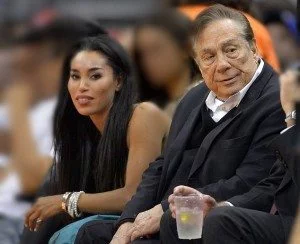 While her husband L.A Clippers owner Donald Sterling is in the middle of a nasty racist scandal which he got himself into, his wife Rochelle Sterling aka Shelly Sterling said she is no racist, I think she even could be enjoying just a bit what her husband’s mistress Vanessa Perez Stiviano did to him, and we are pretty sure that he will take all the expensive cars he was gifted her with #rochellesterling #ronaldsterling #laclippers #shellysterling @fabwags