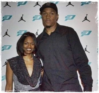 Have you met David West’s pretty wife? her name is Lesley West, this lovely Fab NBA Wag is very dear in Indiana, not just because her hubby is one of the best player with the Pacers, but also Lesley is an extraordinary, lady. #indiana, #pacerswags #davidwest #lesleywest #lesliewest @fabwags