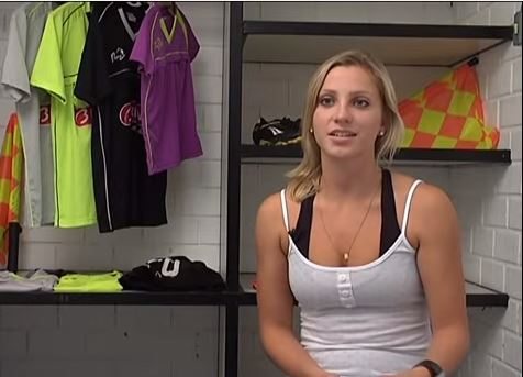 Fernanda Colombo Uliana - Brazilian Soccer Referee (bio, wiki, photos)