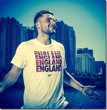 luke shaw-girl