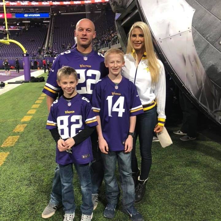 Who is Mike Zimmer's Girlfriend Katarina Miketin?